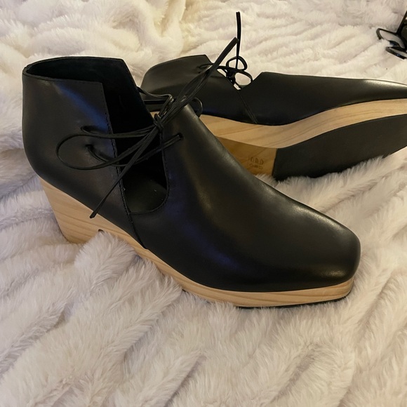 Kelsi Dagger Black Clogs size 9.5 - Picture 3 of 3